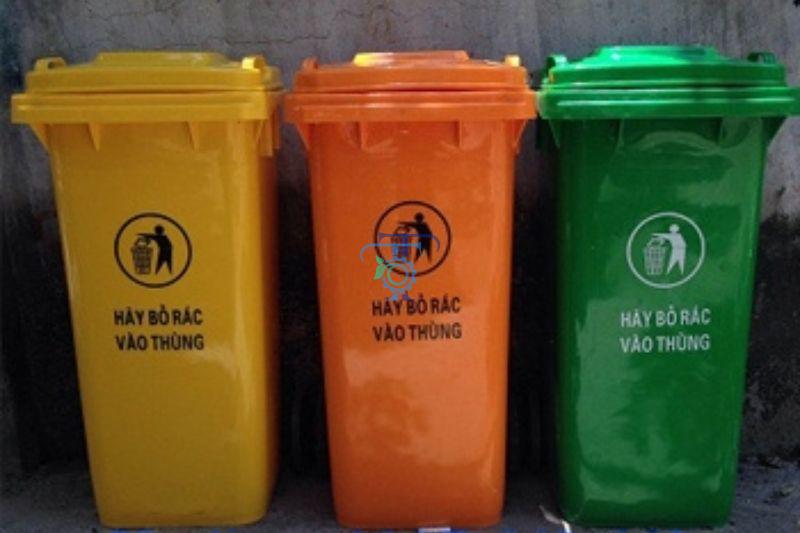 Vệ sinh thùng rác composite thường xuyên Vệ sinh thùng rác composite thường xuyên