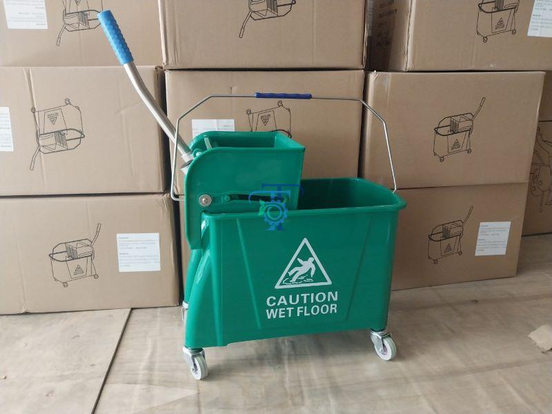 Xe vắt móp đơn dùng cho việc dọn vệ sinh Xe vắt móp đơn dùng cho việc dọn vệ sinh