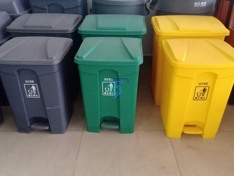 Thùng rác đạp chân nhiều dung tích Thùng rác đạp chân nhiều dung tích
