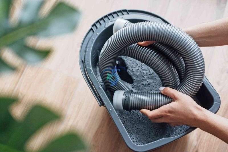Vệ sinh ống dẫn của máy hút bụi Vệ sinh ống dẫn của máy hút bụi